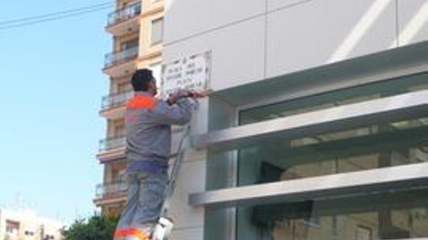El Ayuntamiento de Castellón colocará cerca de 80 placas de cerámica para nombrar las calles del Grao