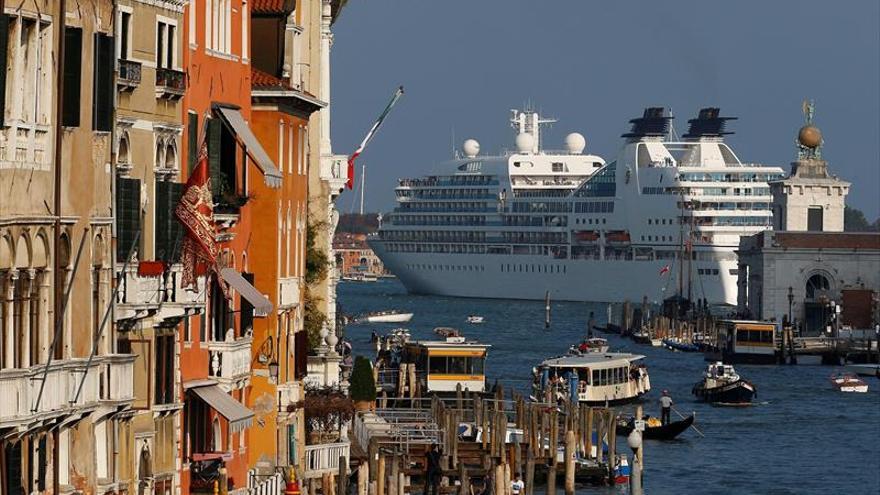 Ultimátum a Venecia para que aleje a los cruceros