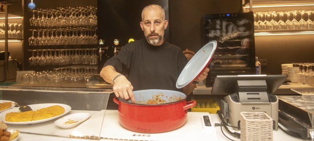 El Concello propone a los bares una ‘hora feliz’ de tapas para reducir la comida que se tira