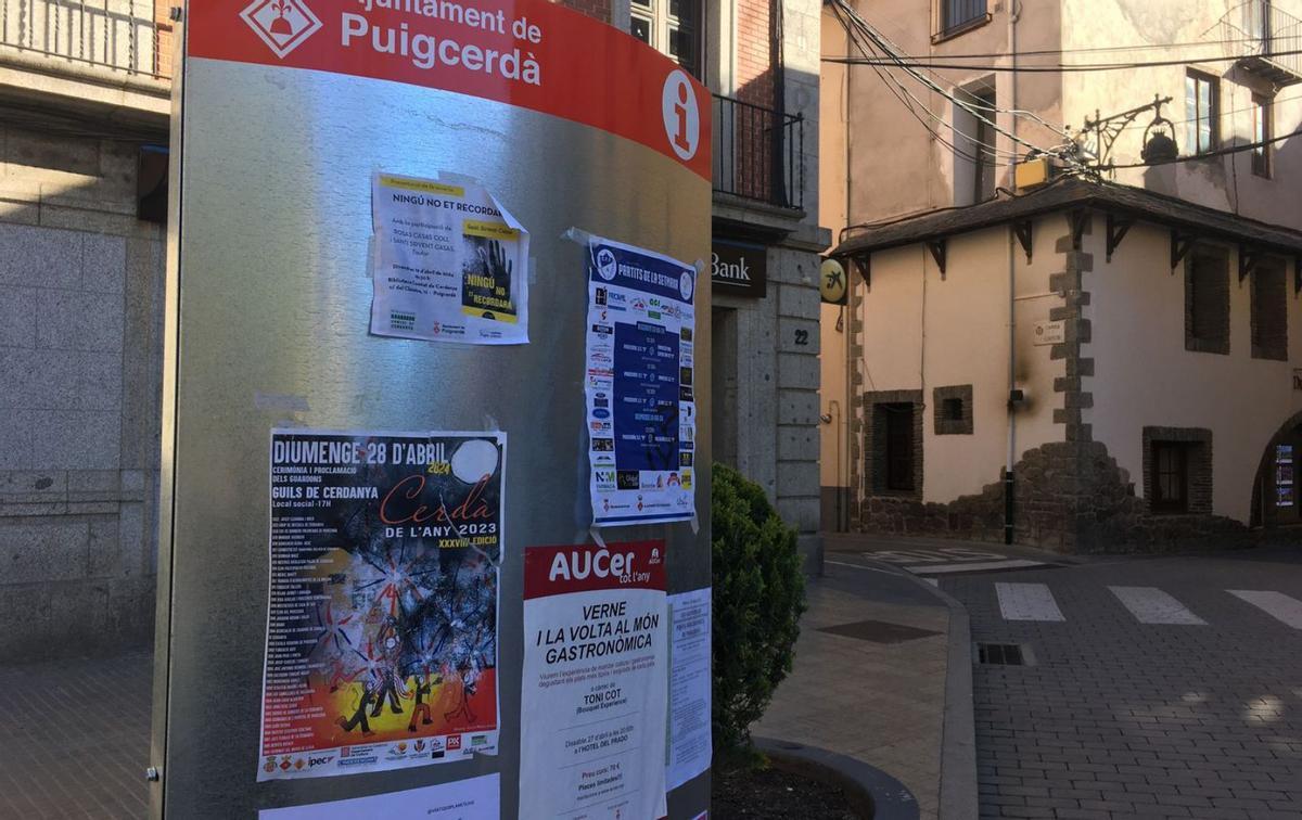 Un dels nous tòtems instal·lats per l’Ajutament de Puigcerdà, al passeig 10 d’Abril | MIQUEL SPA