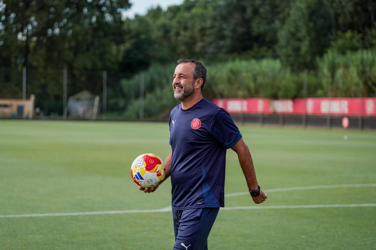 Quique Álvarez fa dos anys que dirigeix el Girona B
