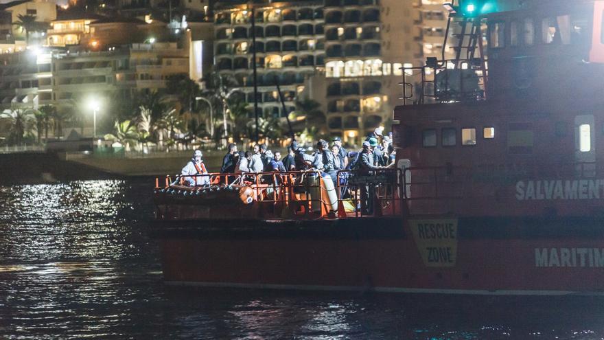 Rescatan a 283 inmigrantes a bordo de dos embarcaciones en aguas próximas a Canarias