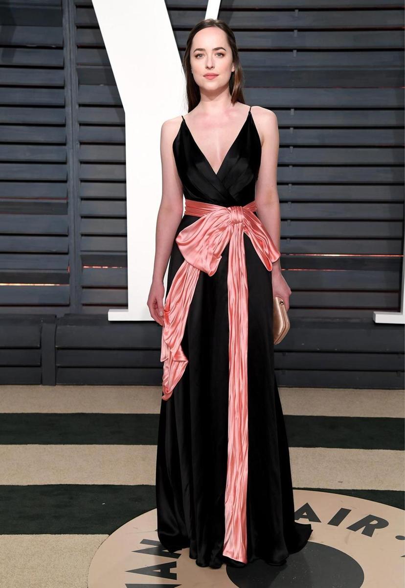 Oscar 2017: Dakota Johnson con vestido de Gucci