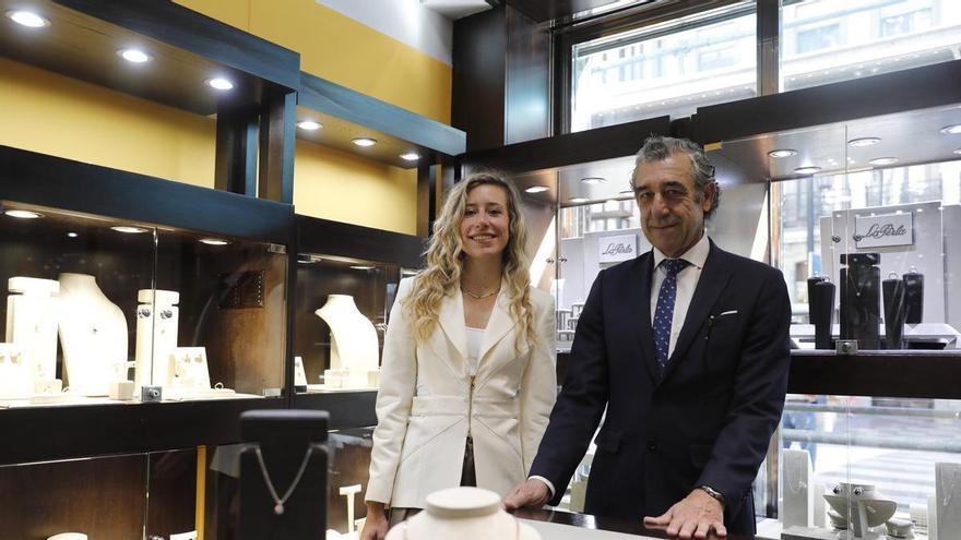La joyería de Oviedo que nació de un relojero gallego hace 80 años y se afianzó en Uría