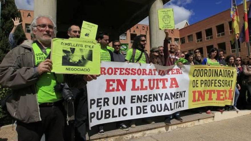 El despido de profesores interinos podría costar 15 millones de euros al año al Consell