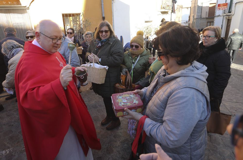 Tradicional bendición de les Coquetes de Sant Blai en Sagunt