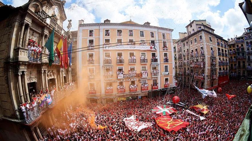 Un chupinazo inclusivo abre en un ambiente festivo los Sanfermines 2018