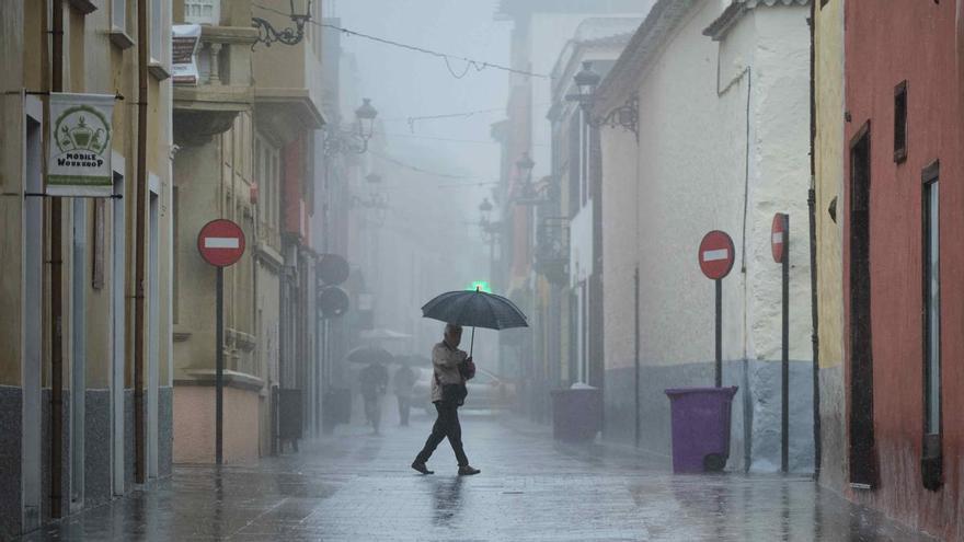 La DANA seguirá dejando fuertes lluvias este sábado en Canarias
