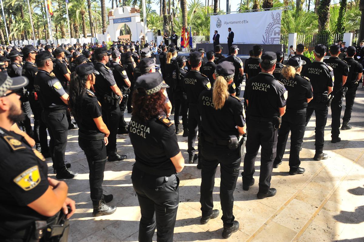 Acto del patrón de la Policía Local en el Paseo de la Estación de Elche