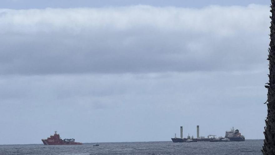 Un fallo en las máquinas obliga a Salvamento a remolcar un barco de transporte de productos químicos al Puerto de Las Palmas
