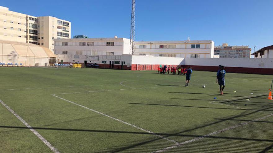 Césped de última generación en los campos del Orientación Marítima