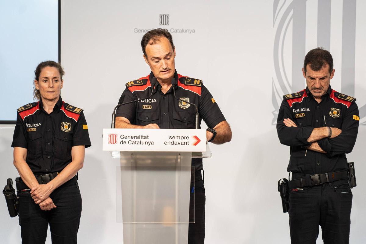 El comissari Sallent reconeix a la jutge que els Mossos no van contemplar que Puigemont fugís després de l’acte de l’Arc de Triomf El comissari Sallent reconeix a la jutge que els Mossos no van contemplar que Puigemont fugís després de l’acte de l’Arc de Triomf