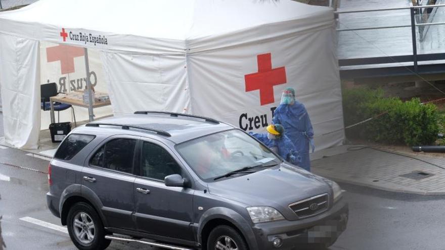 El Hospital de Elda realiza en su primer día 70 pruebas en cuatro horas.