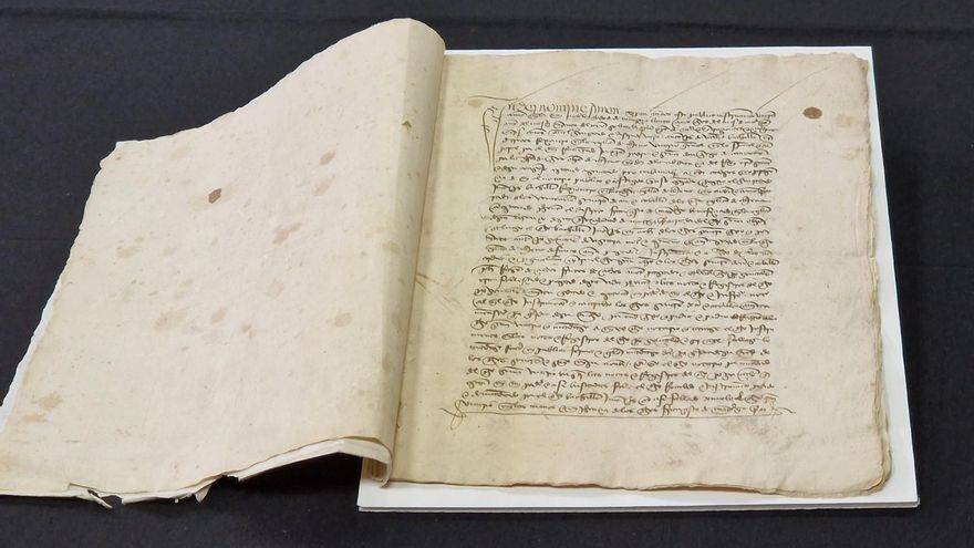 Devuelven al obispo los legajos robados de la Catedral de Murcia: estos son los históricos documentos