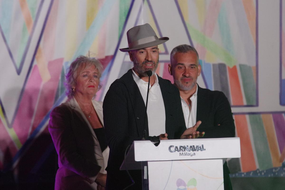 José Luis Puche presenta su obra que será el cartel anunciador del Carnaval de Málaga 2025
