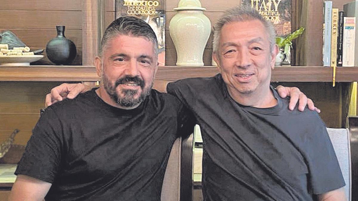 Una imagen de la reunión que mantuvieron Gattuso y Lim en Singapur a principios de temporada.