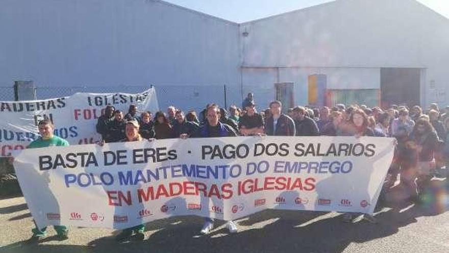 La plantilla de Maderas Iglesias vuelve a la calle