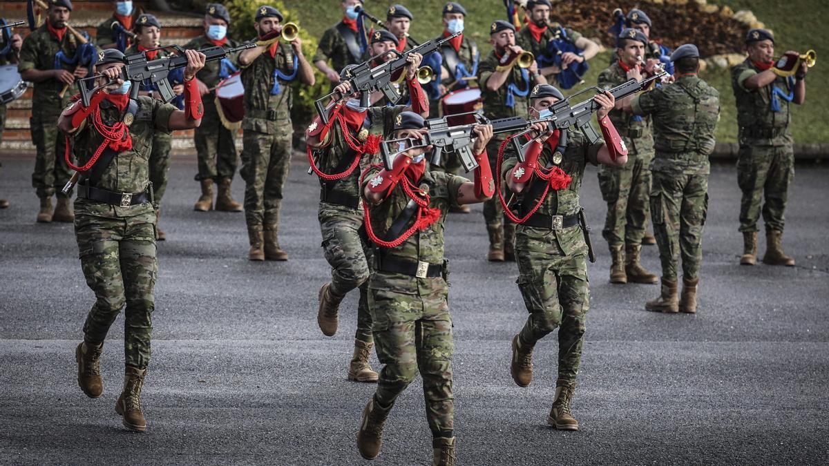 Adrián Barbón  en los actos conmemorativos de la festividad de la Inmaculada Concepción, patrona del Arma de Infantería, en Cabo Noval