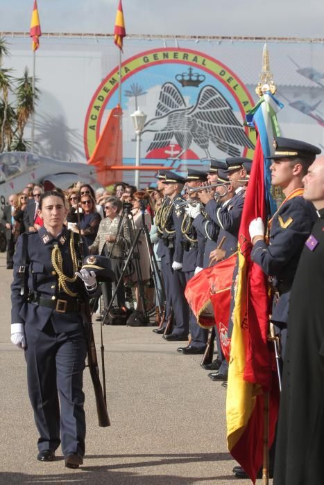 Jura de bandera de nuevos alumnos en la Academia General del Aire