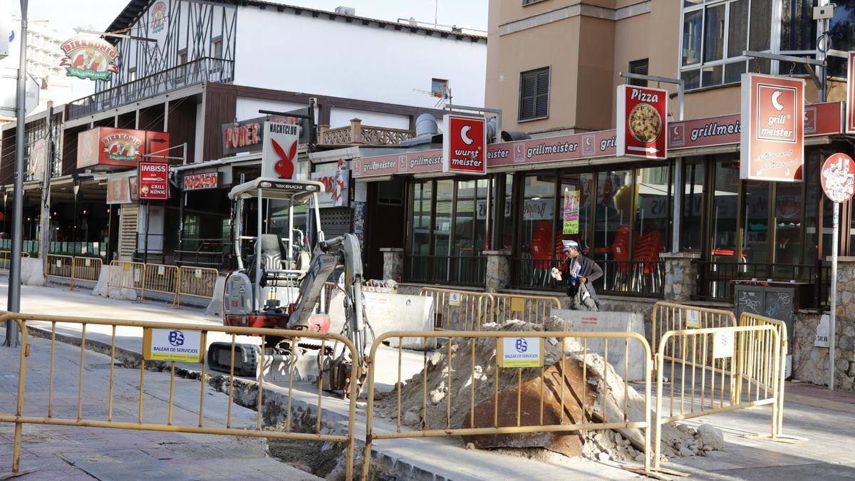 Weiträuming abgesperrt: Die Schinkenstraße auf Mallorca ist derzeit eine Baustelle.