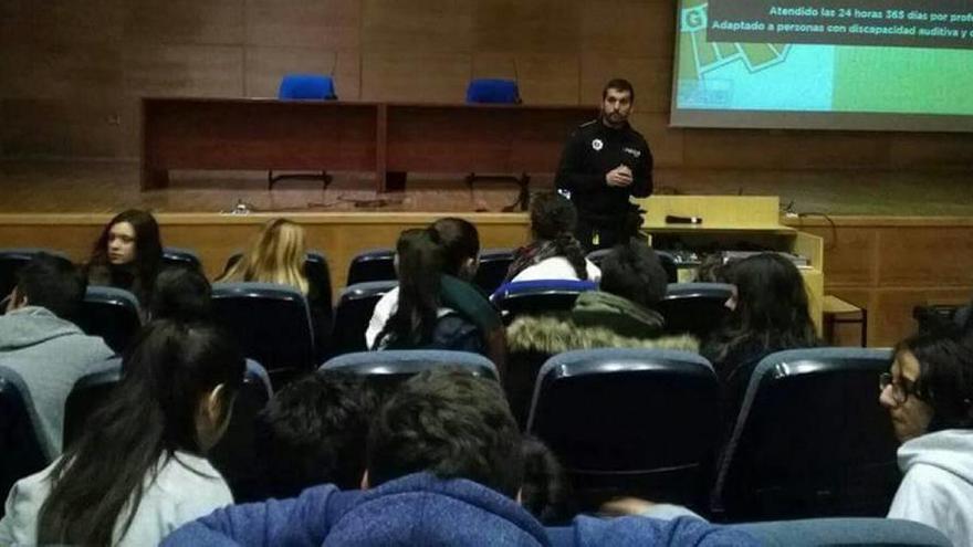 Charla sobre ciberacoso en San Vicente de Paúl