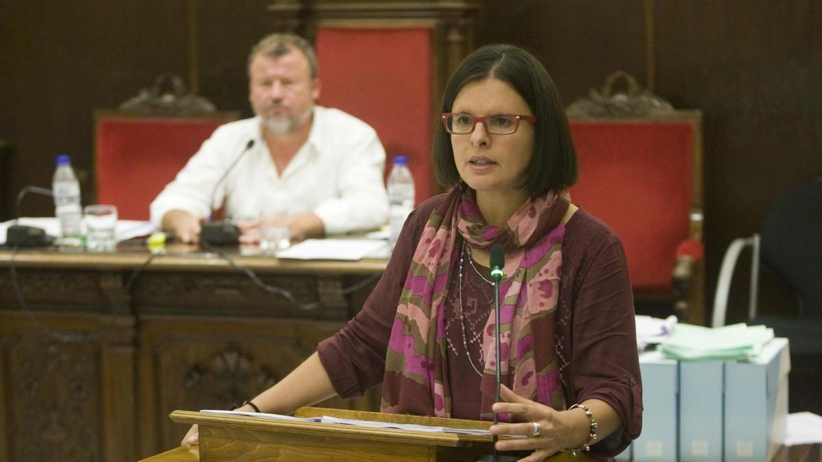 La exedil Teresa Garcia, en un pleno de Sagunt de 2015.