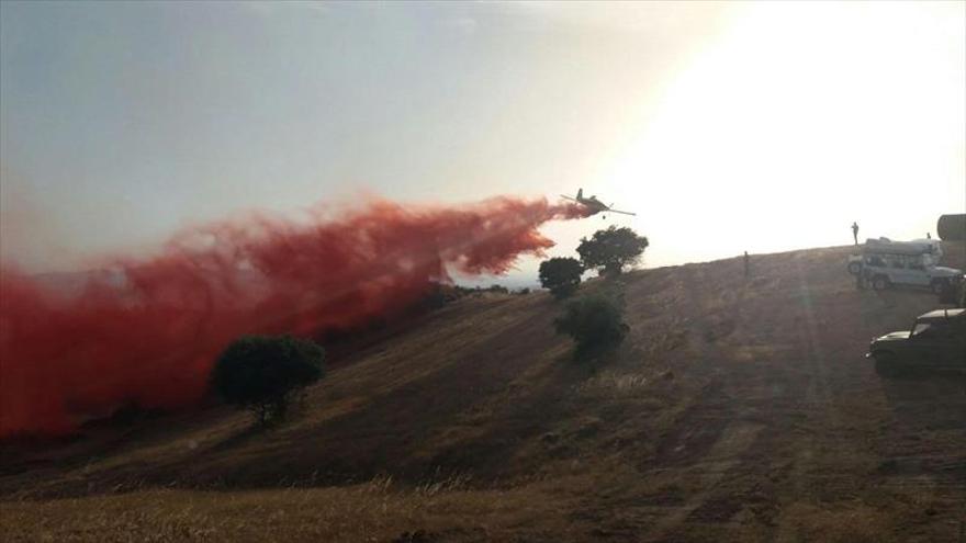 La UME interviene en un fuego en la base de Cerro Muriano