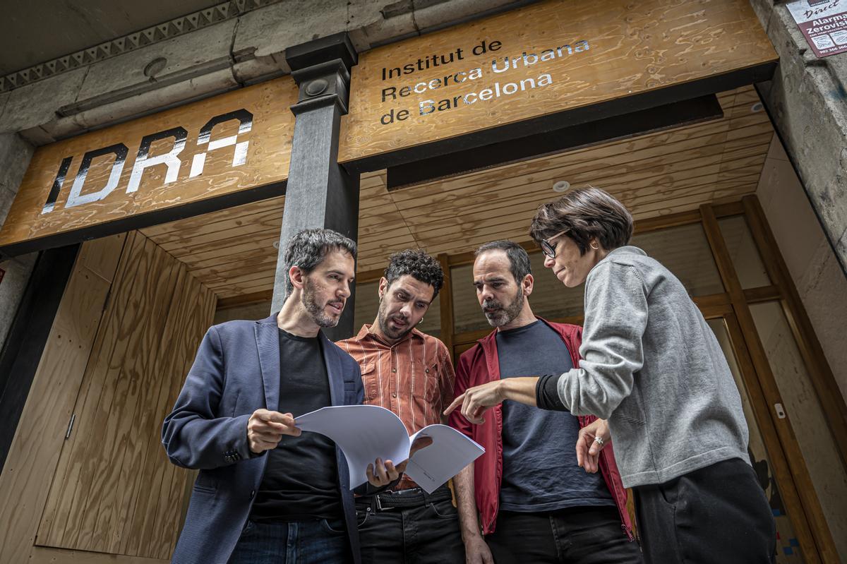 Jaime Palomera, Rubén Martínez, Mauro Castro y Laia Forné, en la recién inaugurada sede de IDRA.