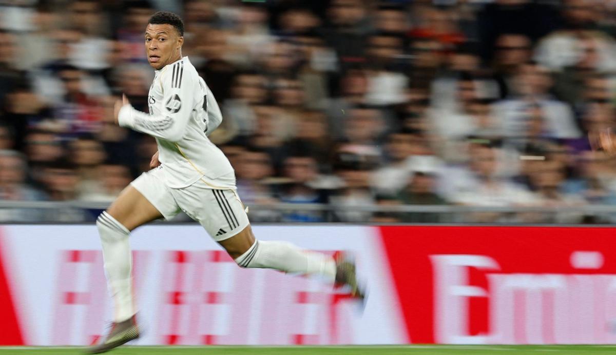 El Madrid "va explorar el genoll equivocat" a Mbappé