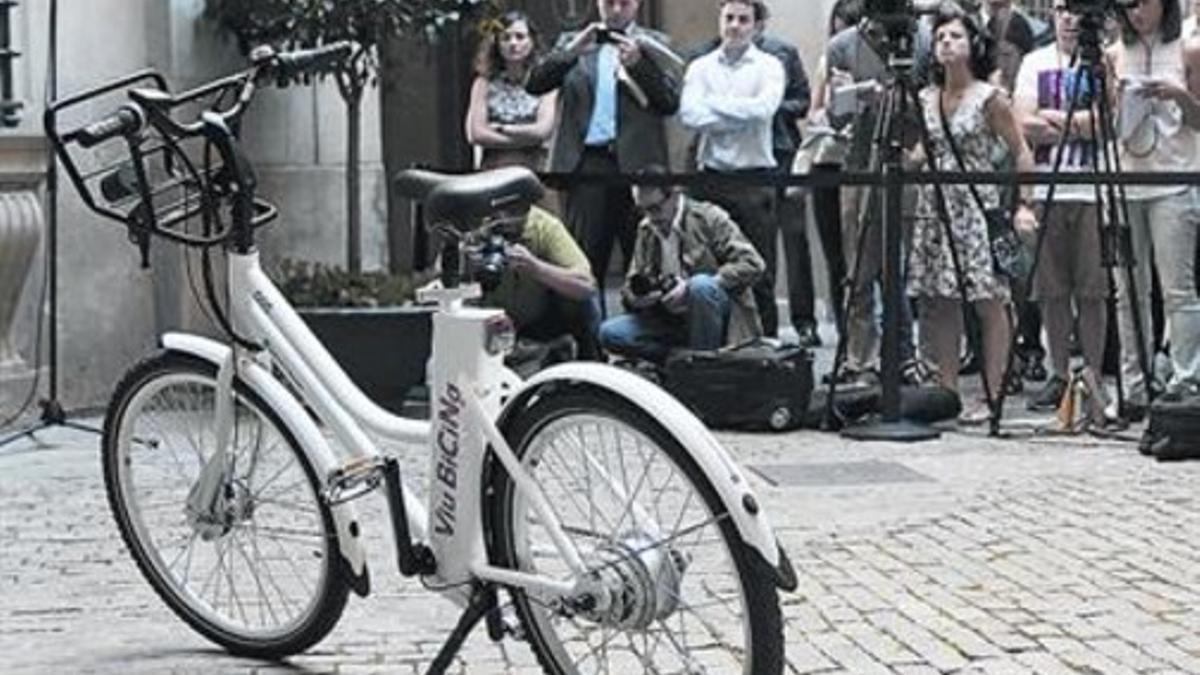 CENTRO DE MANDO. El uso de una bicicleta eléctrica requiere un mínimo pero imprescindible aprendizaje. En la foto, un detalle del manillar.
