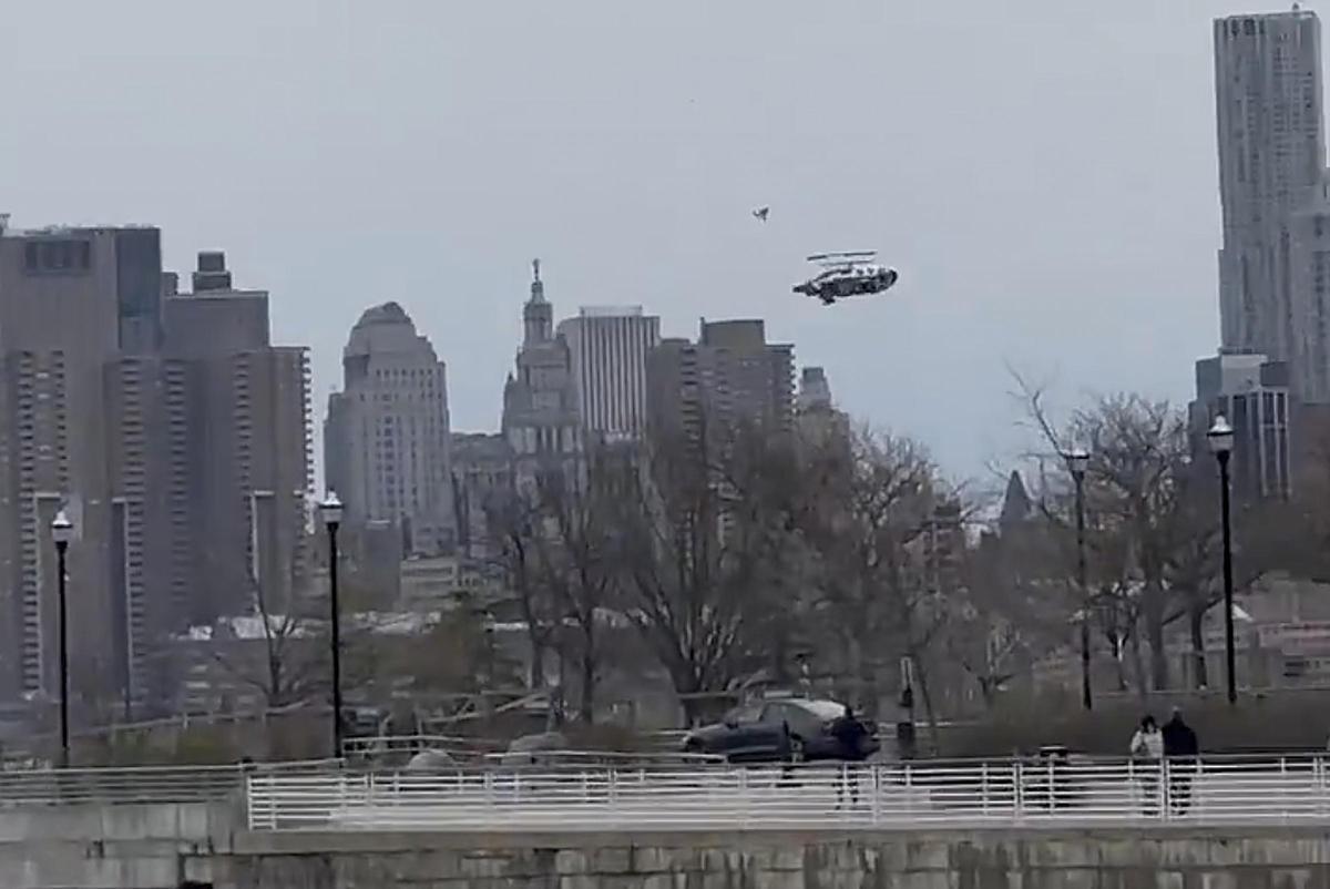 Cinco turistas catalanes y el piloto mueren al caer un helicóptero en el río Hudson de Nueva York
