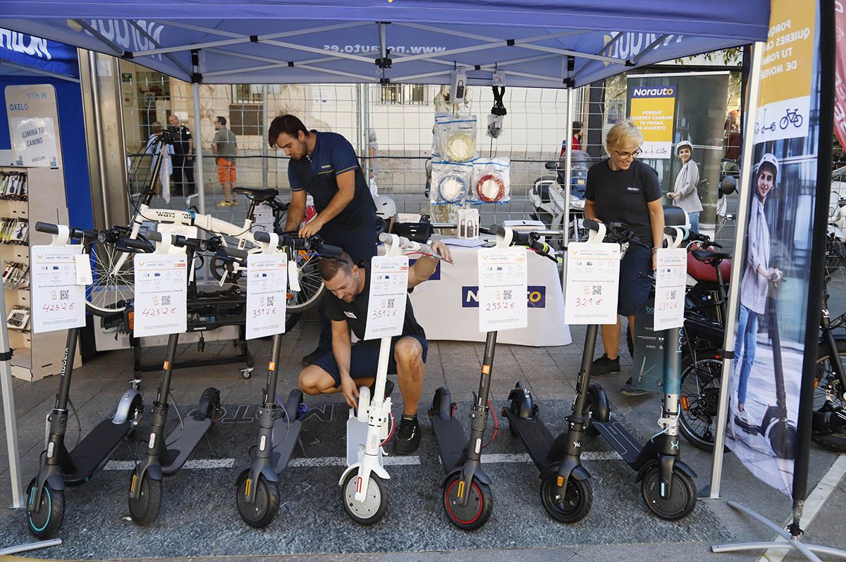 Semana de la movilidad, exposición de vehículos en el bulevar del Gran Capitán