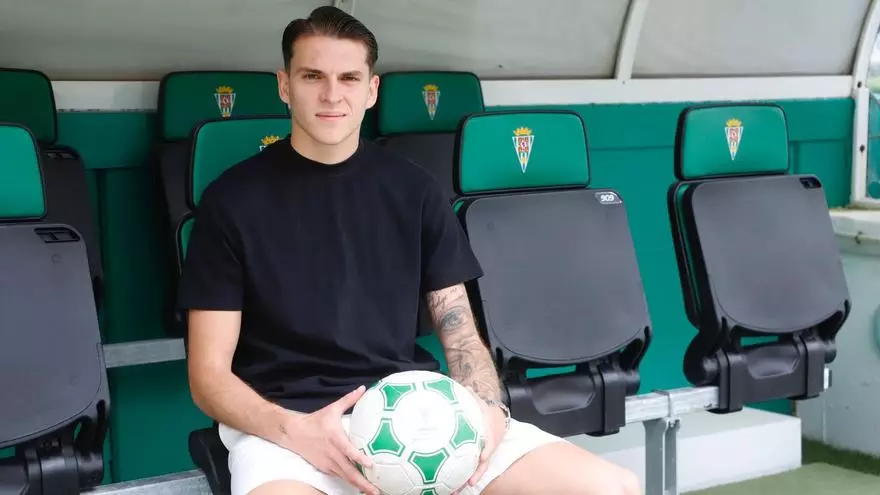 Álex Sala, jugador del Córdoba CF: "Tengo un año más de contrato, ya veremos lo que pasa en verano"
