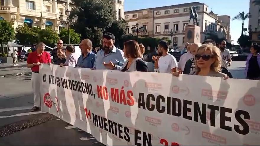 UGT y CCOO se concentran en Las Tendillas por el último accidente laboral mortal