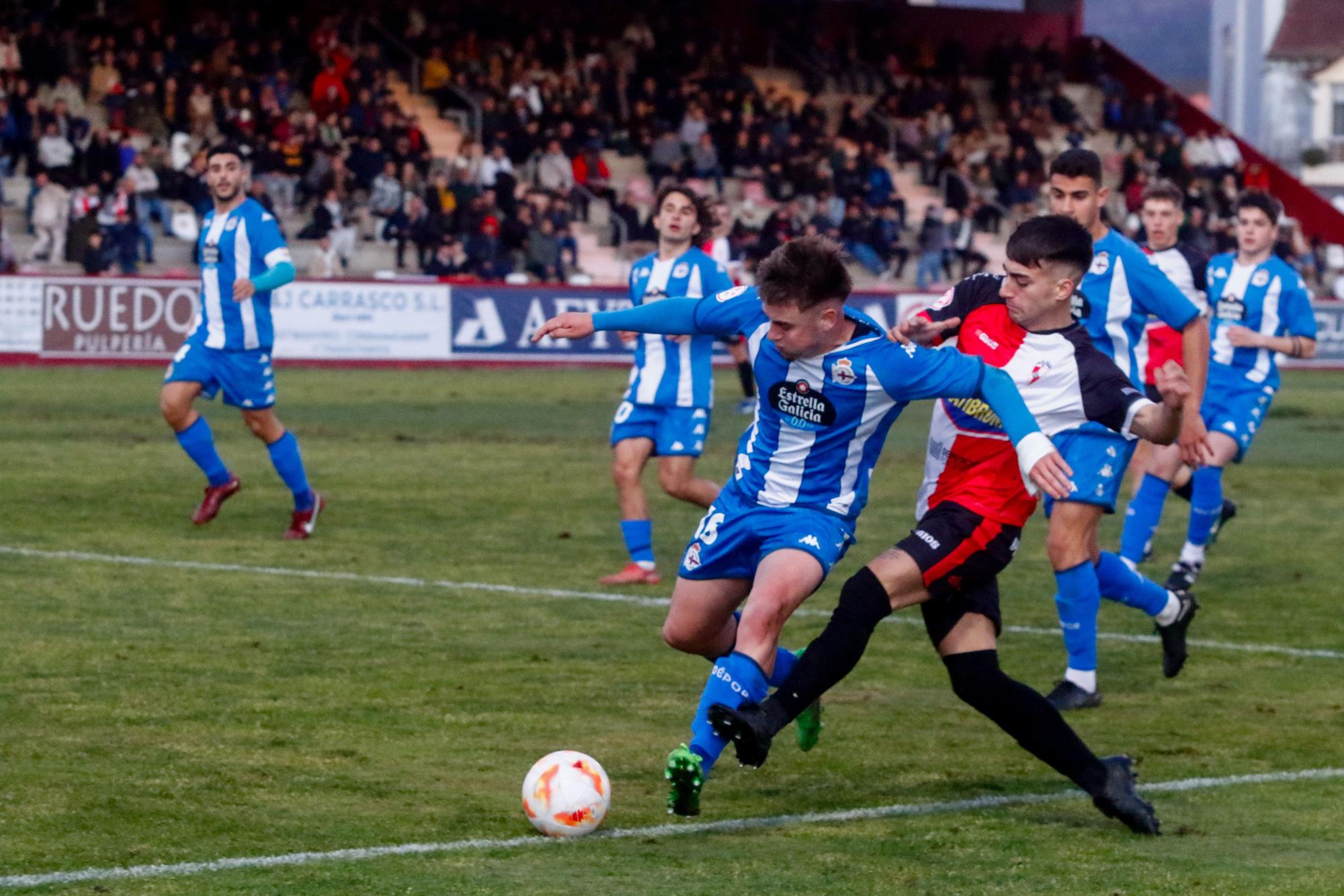 Las mejores imágenes del Arosa-Fabril con las gradas de A Lomba a rebosar