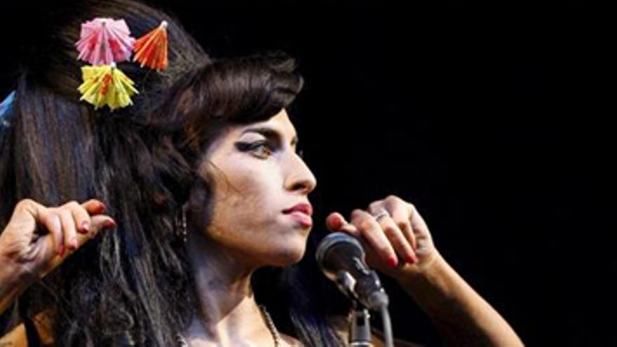 Amy Winehouse, ingresada en un hospital de Londres