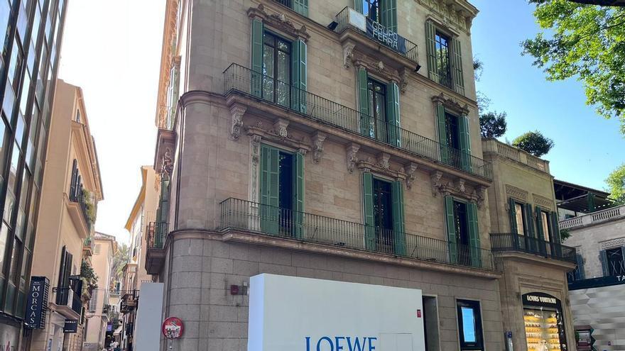 El Paseo del Born de Palma se consolida como epicentro del lujo: Loewe vuelve a sus orígenes en Mallorca con una nueva tienda