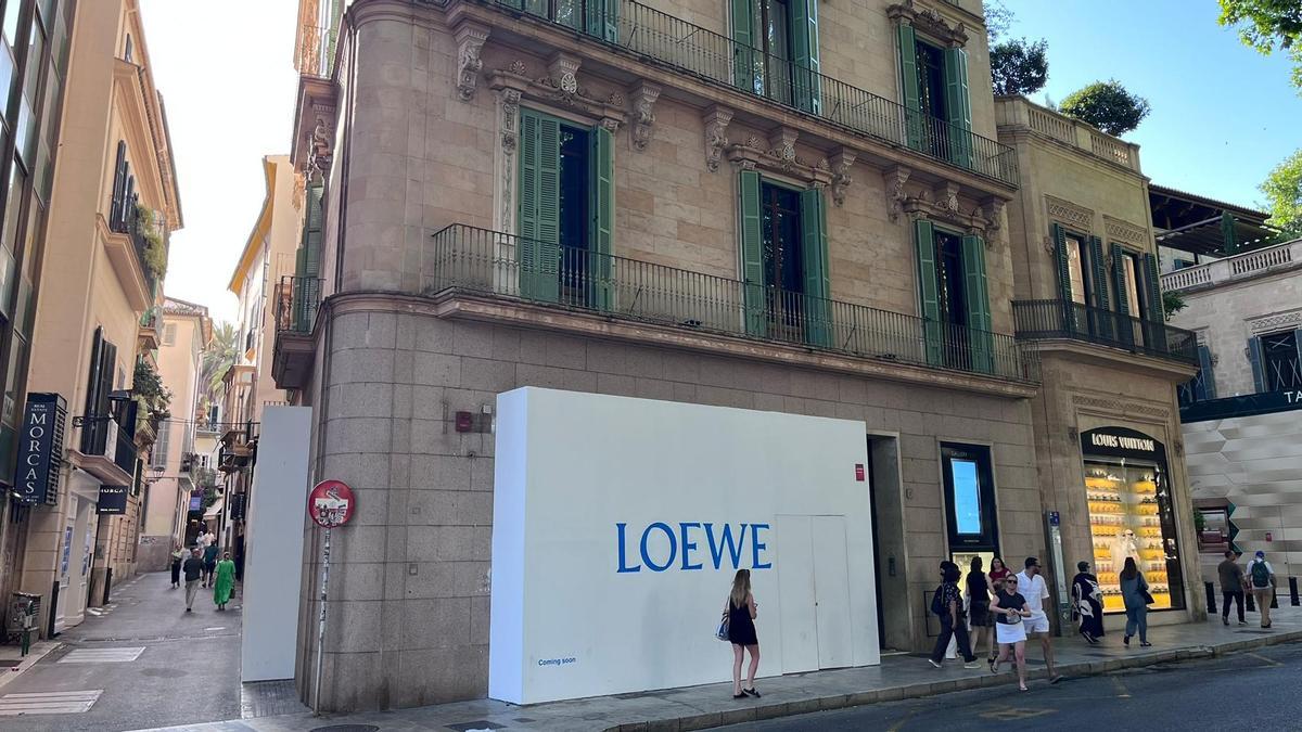 El Paseo del Born de Palma se consolida como epicentro del lujo: Loewe vuelve a sus orígenes en Mallorca con una nueva tienda