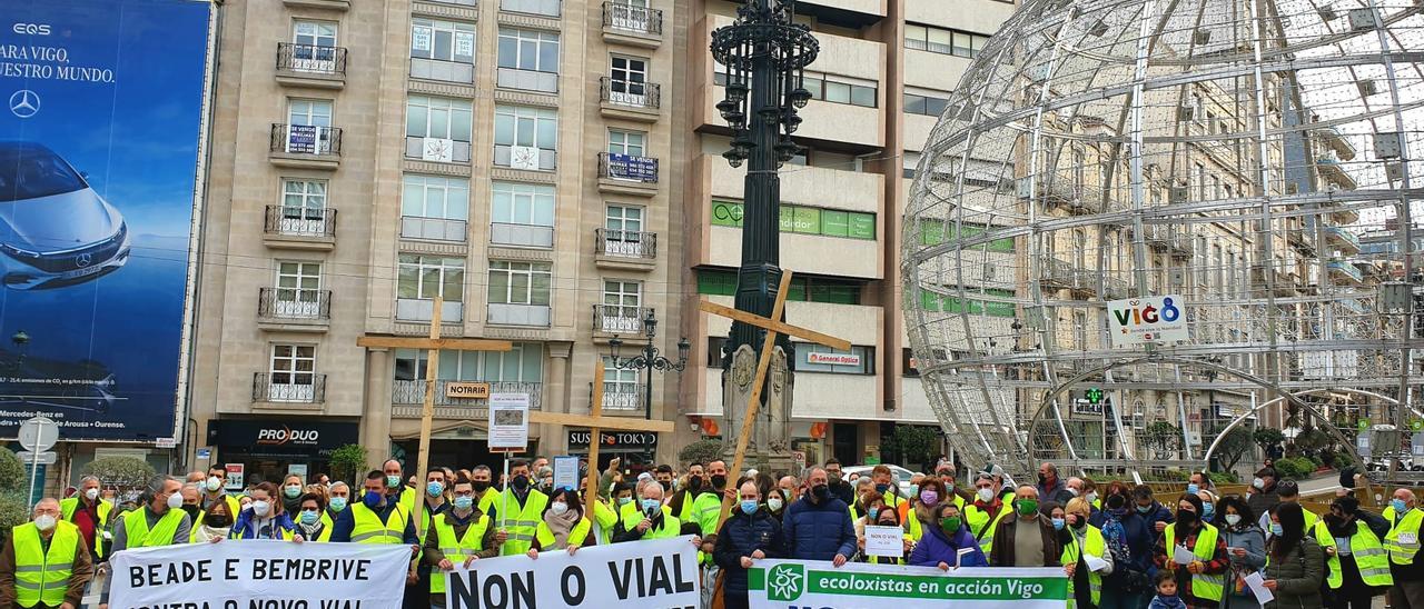 Protesta vecinal contra el vial de Beade