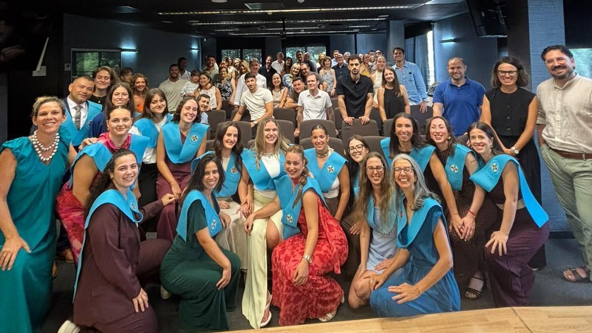 Las alumnas han trabajado con pacientes reales durante el curso para trasladar a la consulta la valoración, el razonamiento clínico y la planificación terapéutica.