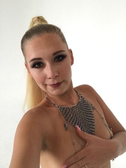 Lena Nitro: Una estrella del porno como patrocinad