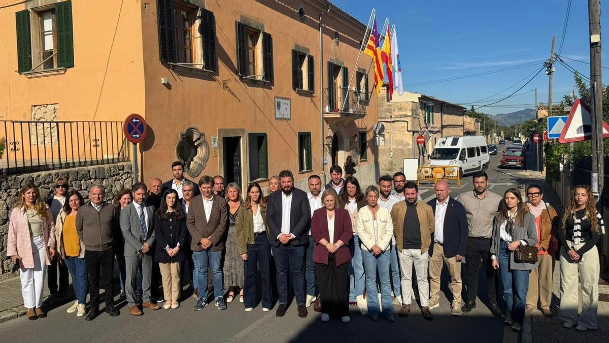 «El caos es absoluto»: alcaldes del PP piden suspender la regularización de inmigrantes