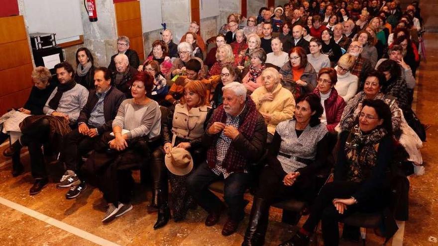 Público que llenó ayer el Auditorio Municipal do Areal de Vigo. // José Lores