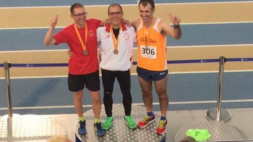 Els veterans del CAM i el CAI omplen el sac de medalles