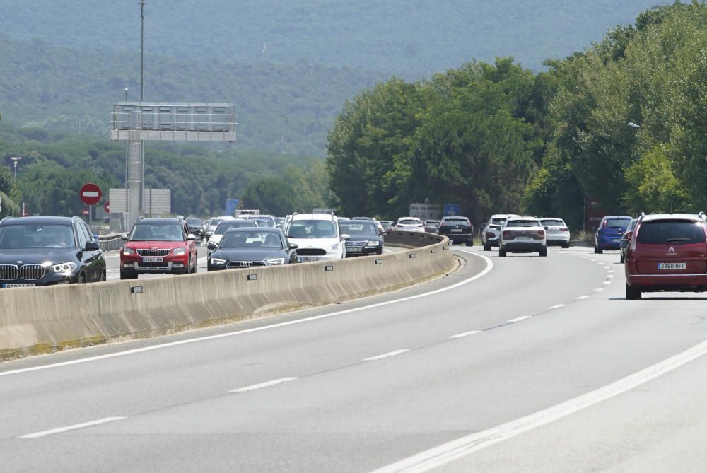 Cues per sortir de la Costa Brava ahir al vespre