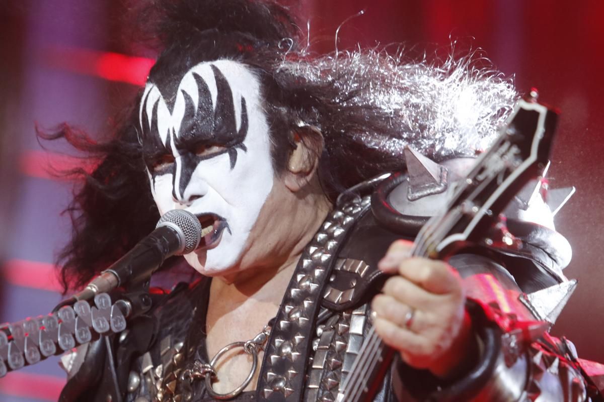 Kiss revienta los Califas