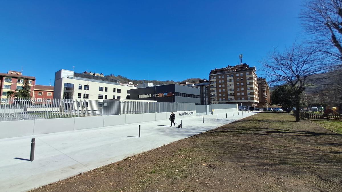 El nuevo vial del cuartel de Mieres.