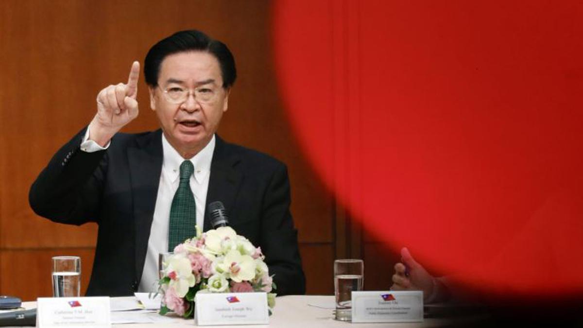 Joseph Wu, ministro de Exteriores de Taiwán, en rueda de prensa