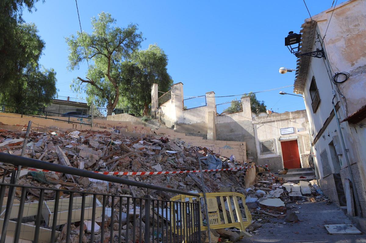 Demolición junto a los antiguos depósitos del Taibilla.