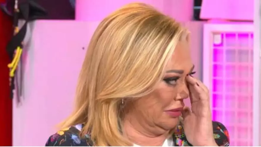 Belén Esteban rompe a llorar el directo al recibir este inesperado mensaje con la notable ausencia de su hija Andrea: "Me gustaría decirle a toda España lo pedazo de..."